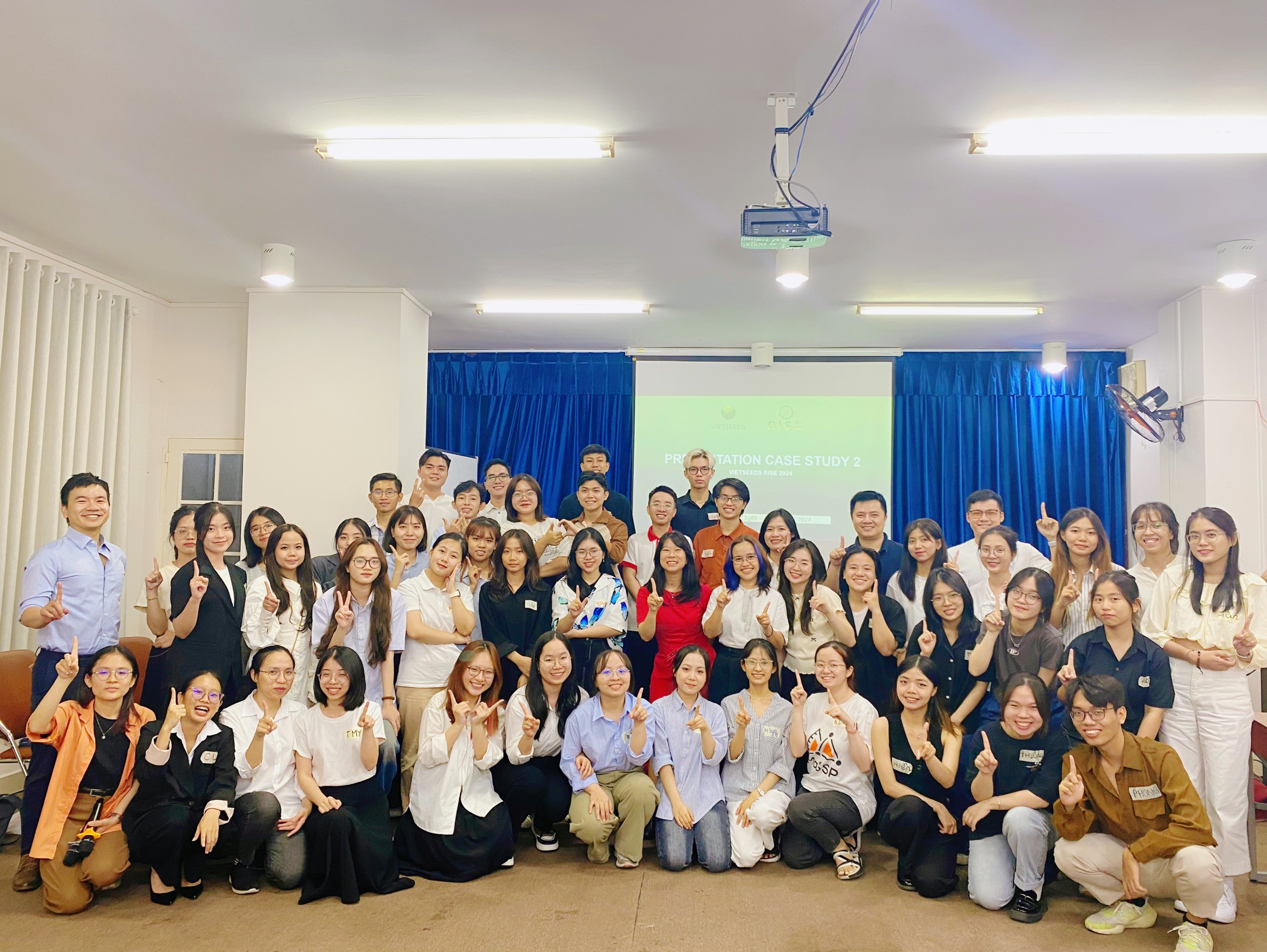 [HCM] VIETSEEDS RISE - THUYẾT TRÌNH PHƯƠNG ÁN GIẢI QUYẾT CASE STUDY 2 : “RIMO SẼ MUA VPOS”?